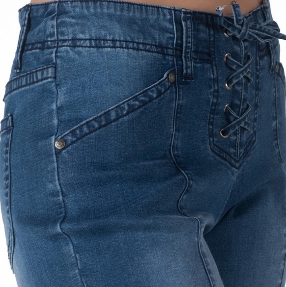 Cowgirl Tuff Lace it up